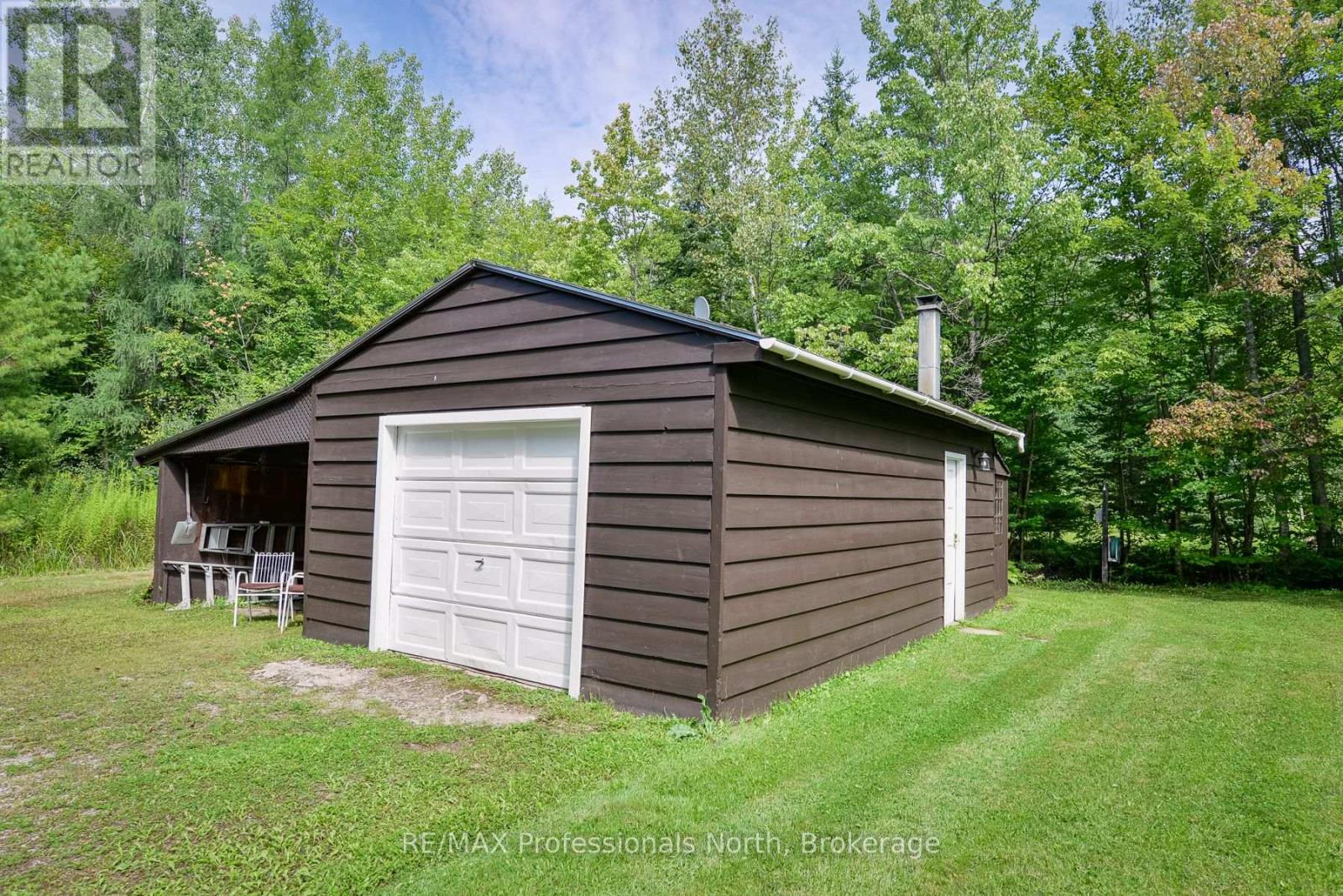 1074 Holiday Park Drive, Bracebridge, Ontario  P1L 1W9 - Photo 23 - X12245991