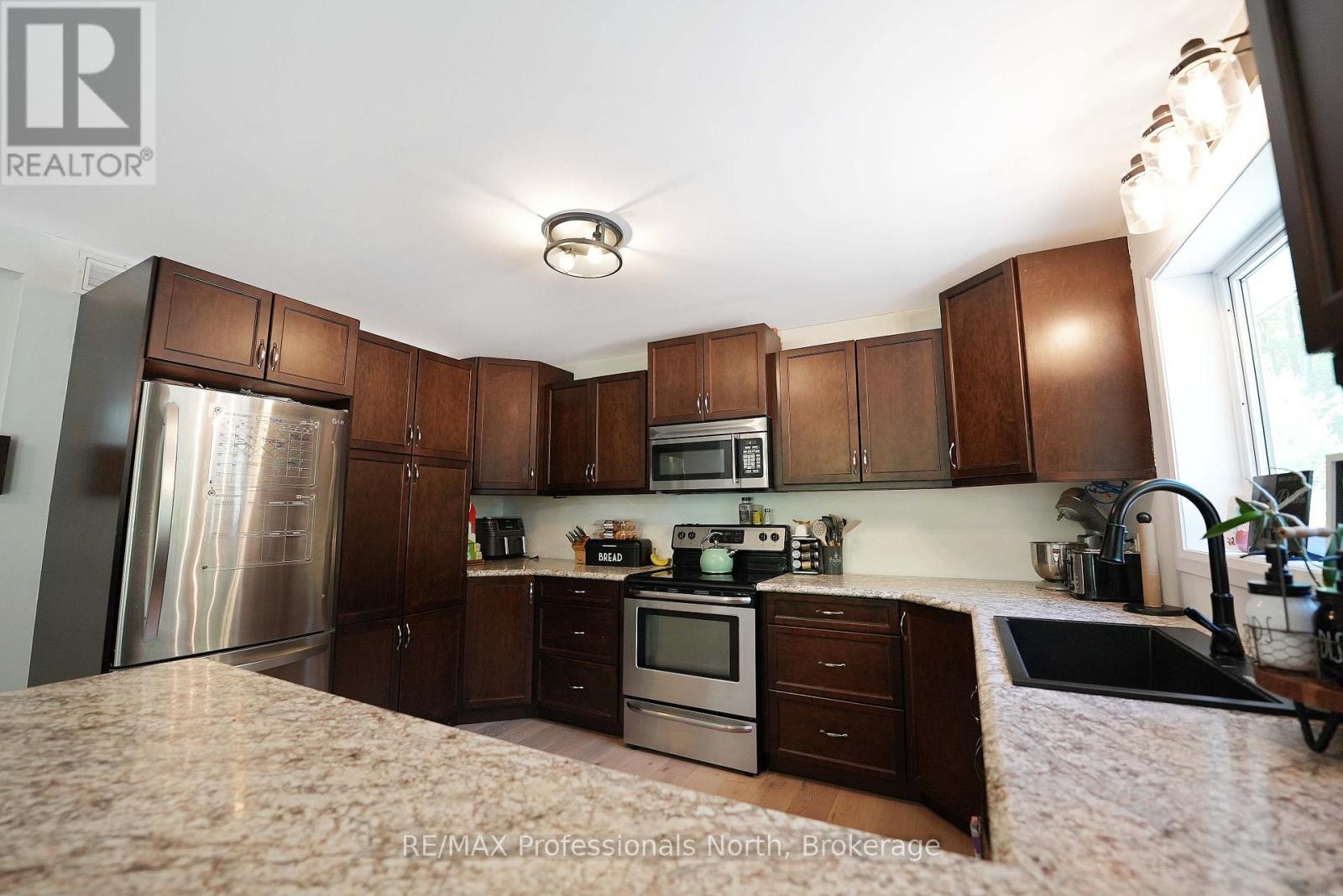 1979 Blairhampton Road, Minden Hills, Ontario  K0M 2K0 - Photo 38 - X12245996