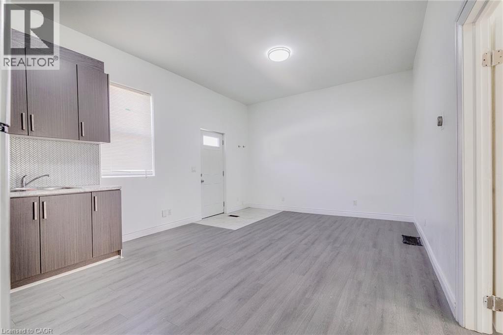 445 Hamilton Road, London, Ontario  N5Z 1S2 - Photo 5 - 40744957