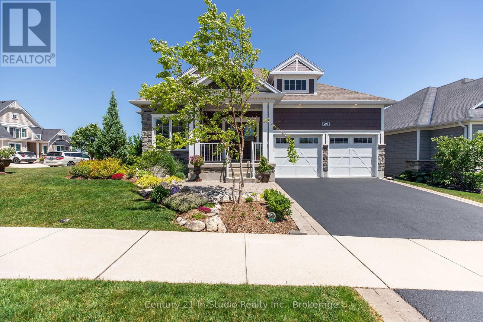 209 Snowberry Lane, Georgian Bluffs, Ontario  N0H 1S0 - Photo 2 - X12246162