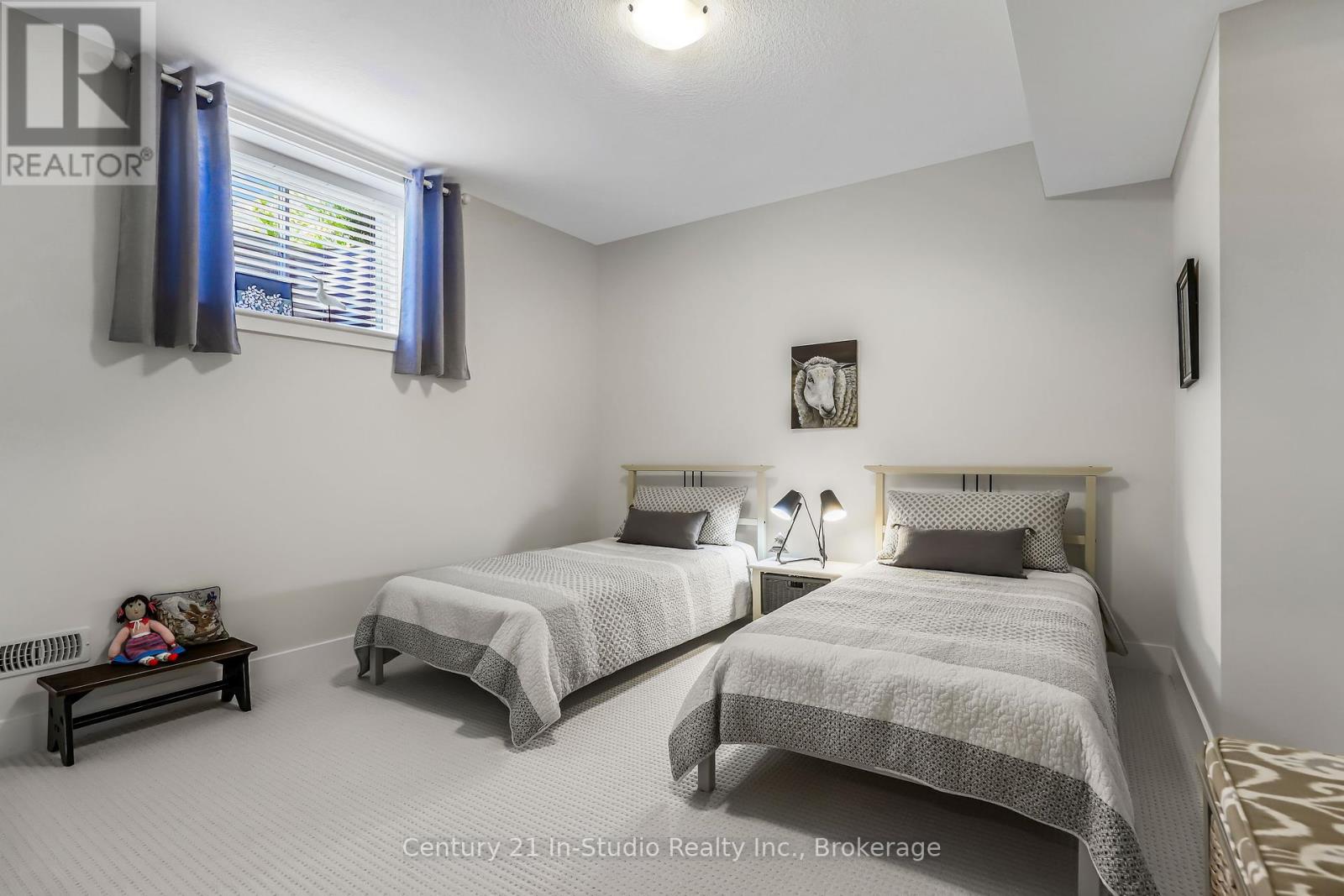 209 Snowberry Lane, Georgian Bluffs, Ontario  N0H 1S0 - Photo 45 - X12246162