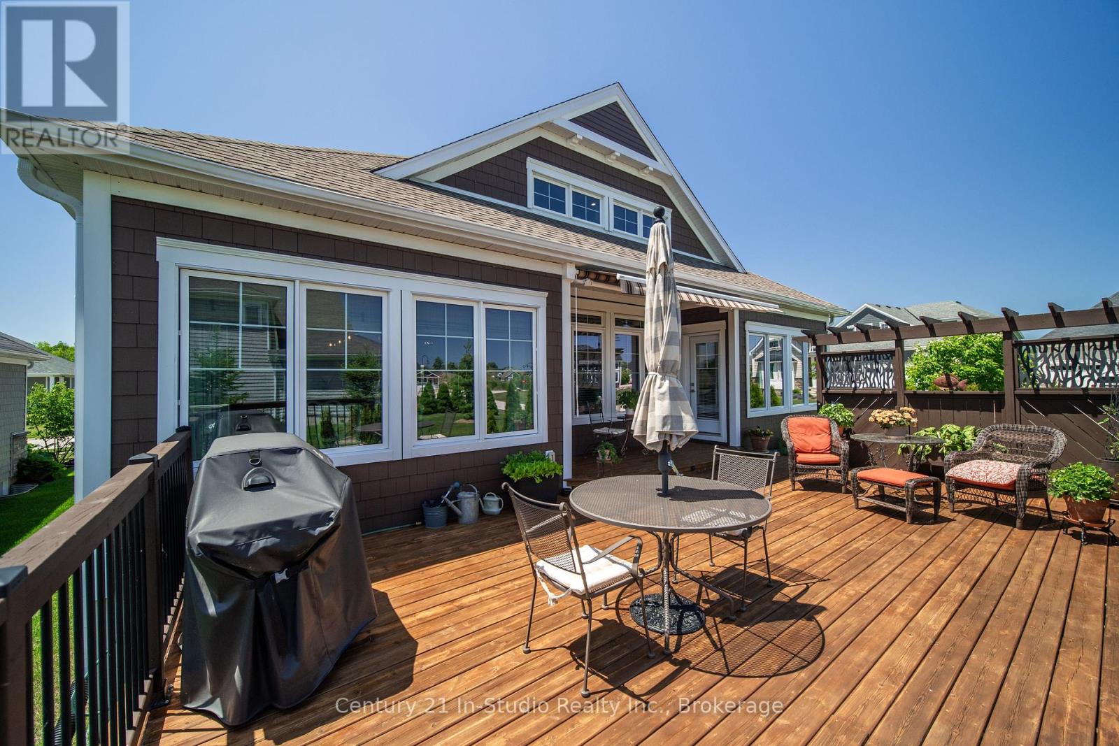 209 Snowberry Lane, Georgian Bluffs, Ontario  N0H 1S0 - Photo 9 - X12246162