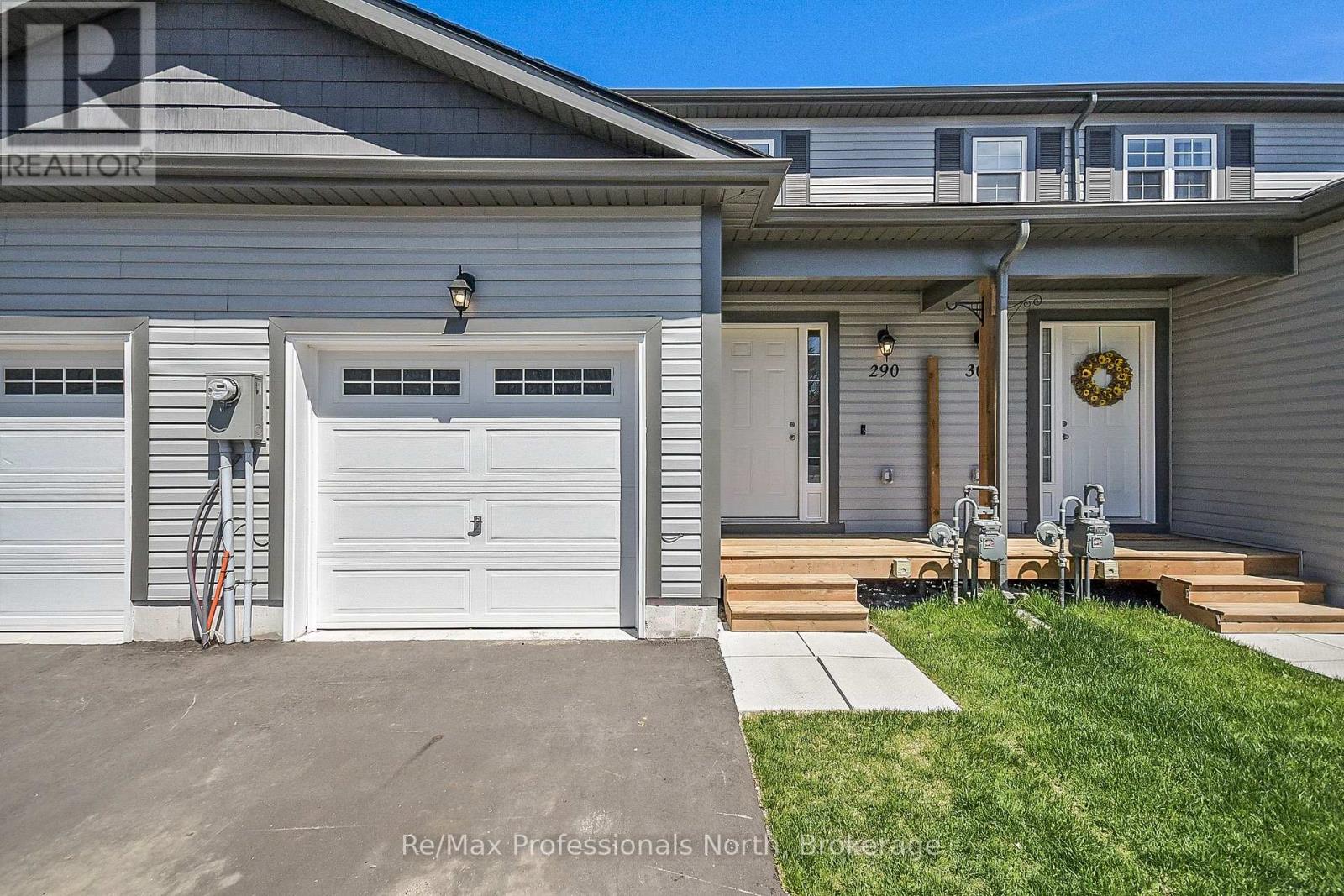 290 Daffodil Court, Gravenhurst, Ontario  P1P 0B8 - Photo 1 - X12246214