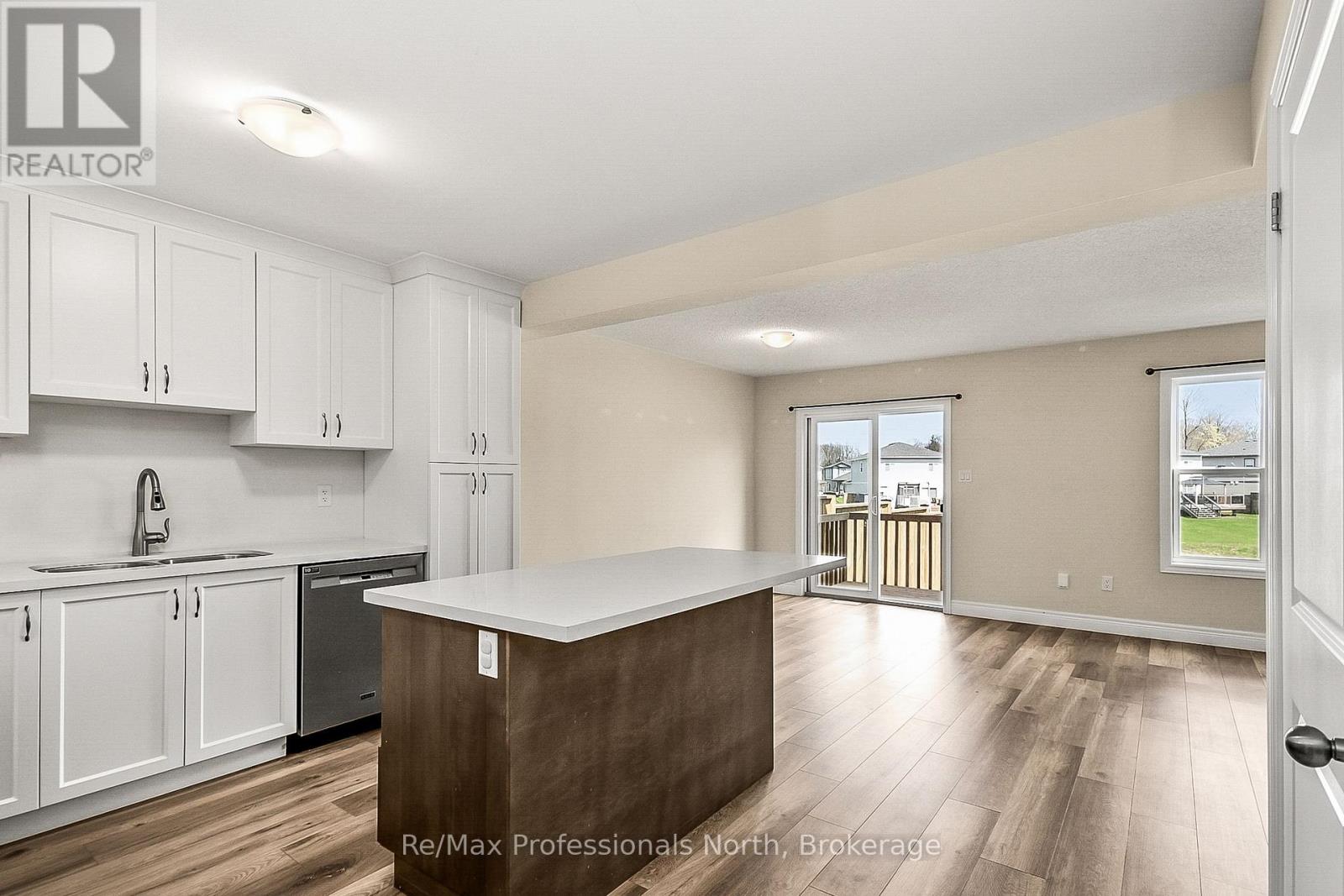 290 Daffodil Court, Gravenhurst, Ontario  P1P 0B8 - Photo 12 - X12246214
