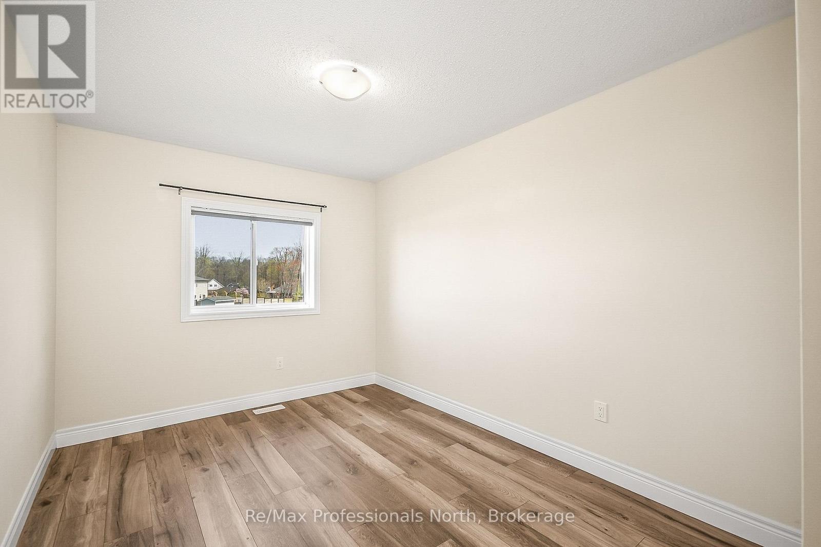 290 Daffodil Court, Gravenhurst, Ontario  P1P 0B8 - Photo 14 - X12246214