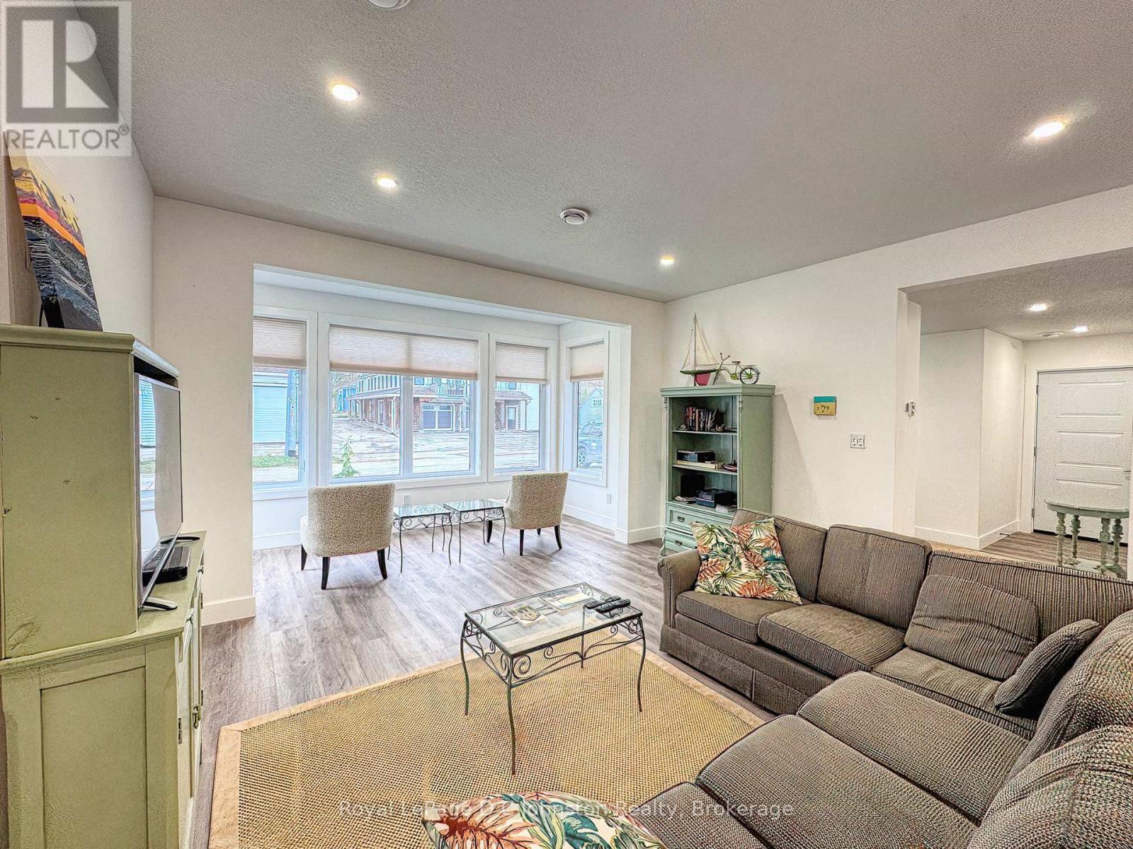 60 Water Street, Saugeen Shores, Ontario  N0H 2L0 - Photo 11 - X12246215
