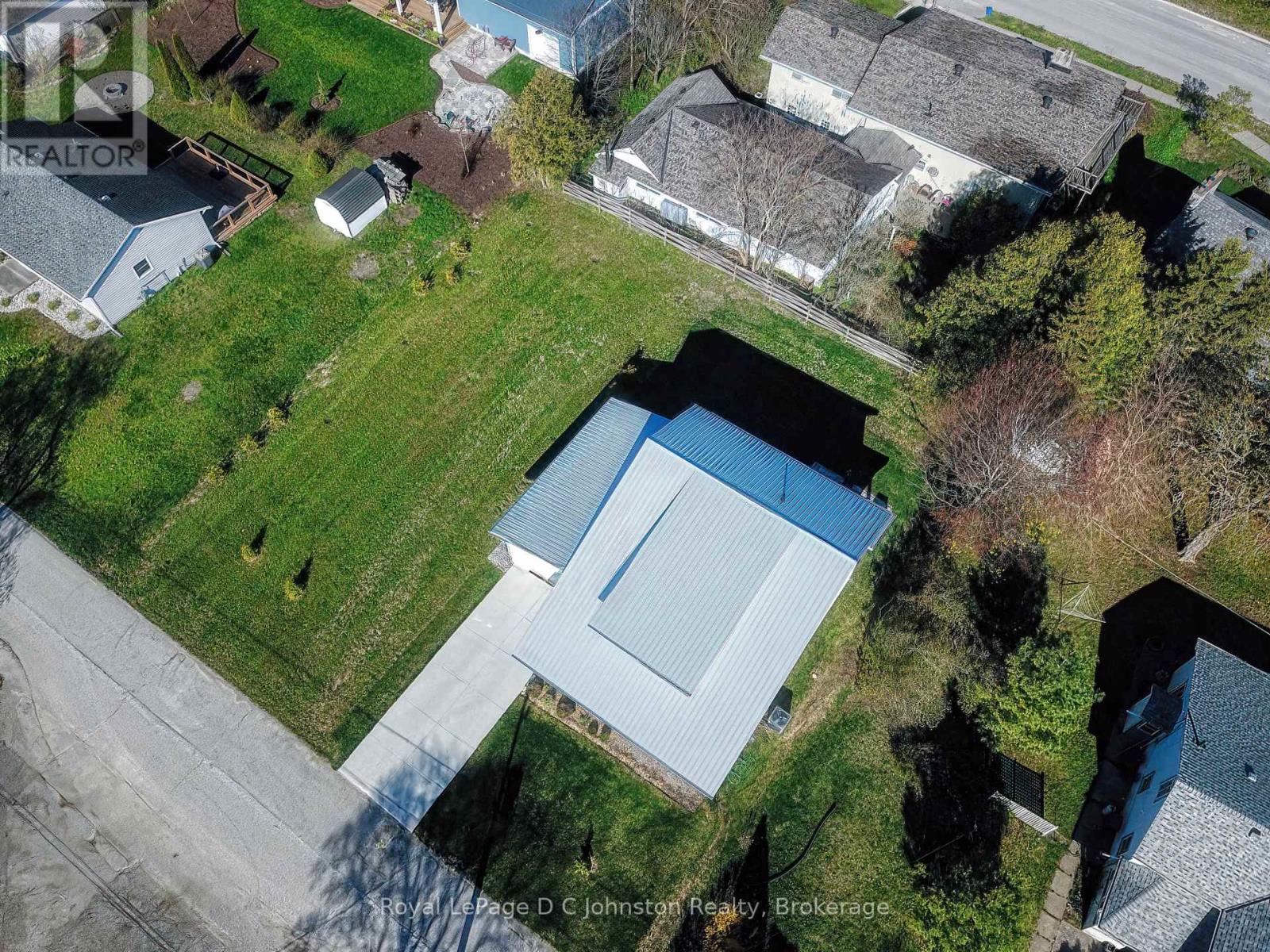 60 Water Street, Saugeen Shores, Ontario  N0H 2L0 - Photo 5 - X12246215