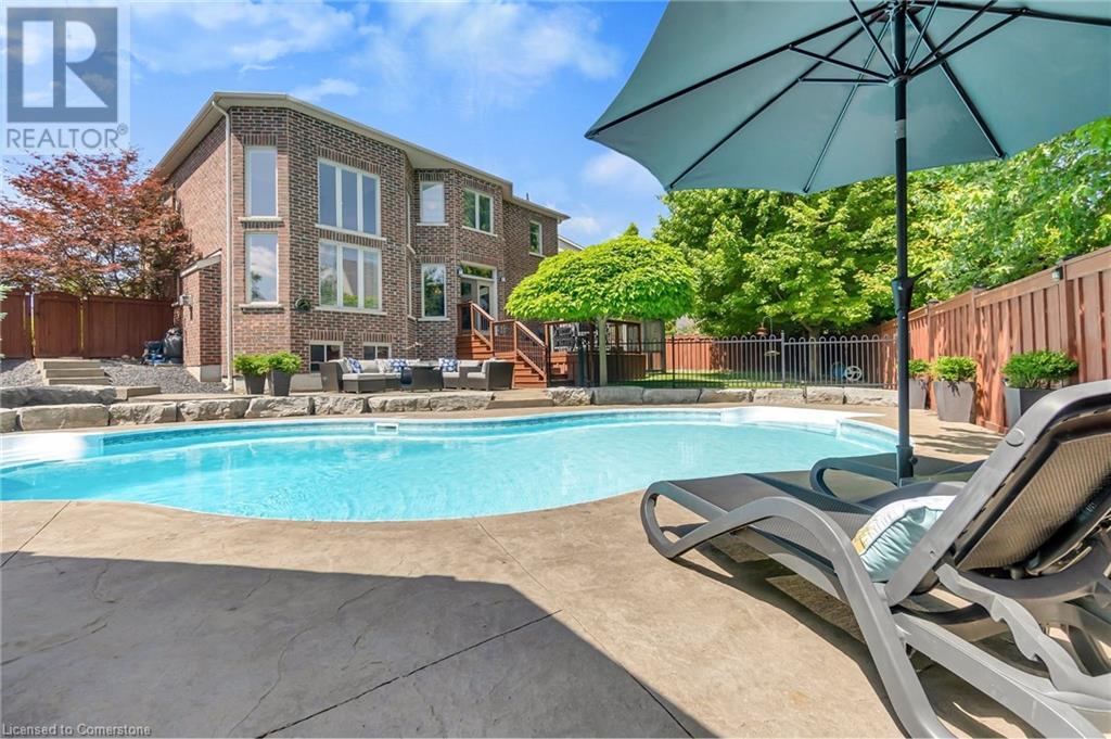 918 Fung Place, Kitchener, Ontario  N2A 4M3 - Photo 2 - 40743545