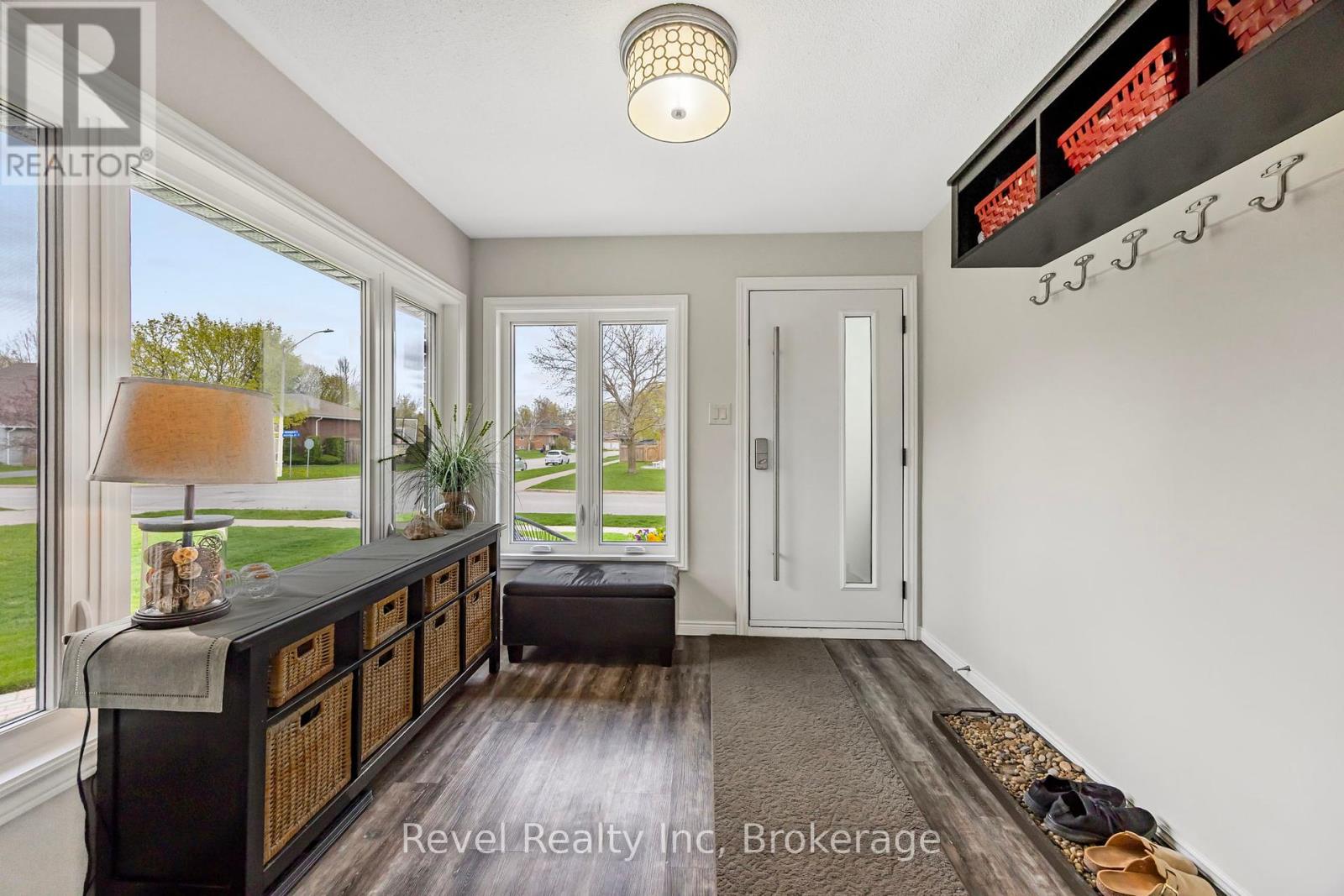894 Montreal Street, Midland, Ontario  L4R 5A7 - Photo 3 - S12246265