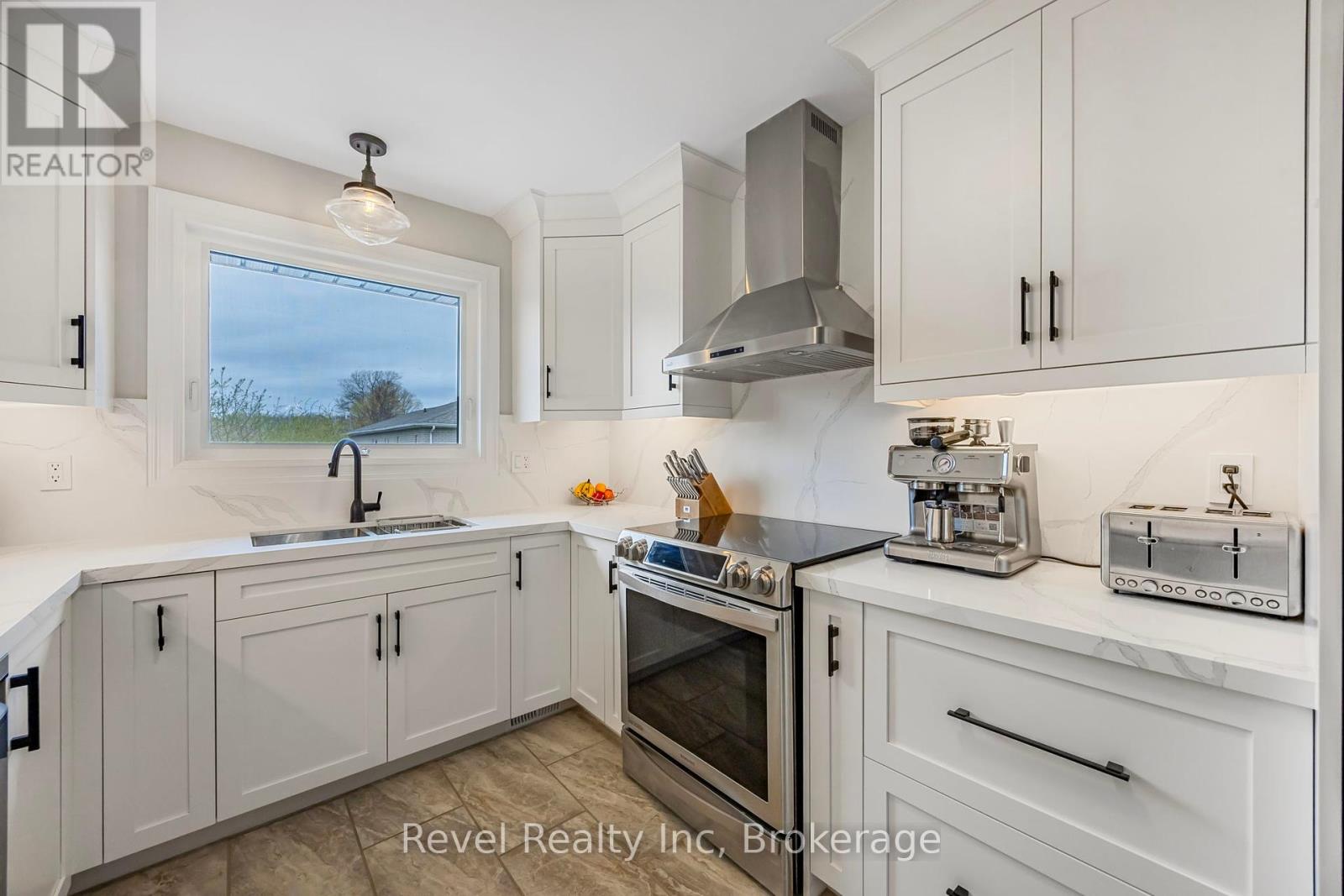 894 Montreal Street, Midland, Ontario  L4R 5A7 - Photo 7 - S12246265