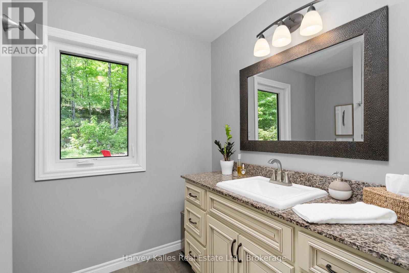 142 Allensville Road, Huntsville, Ontario  P0B 1M0 - Photo 13 - X12246261