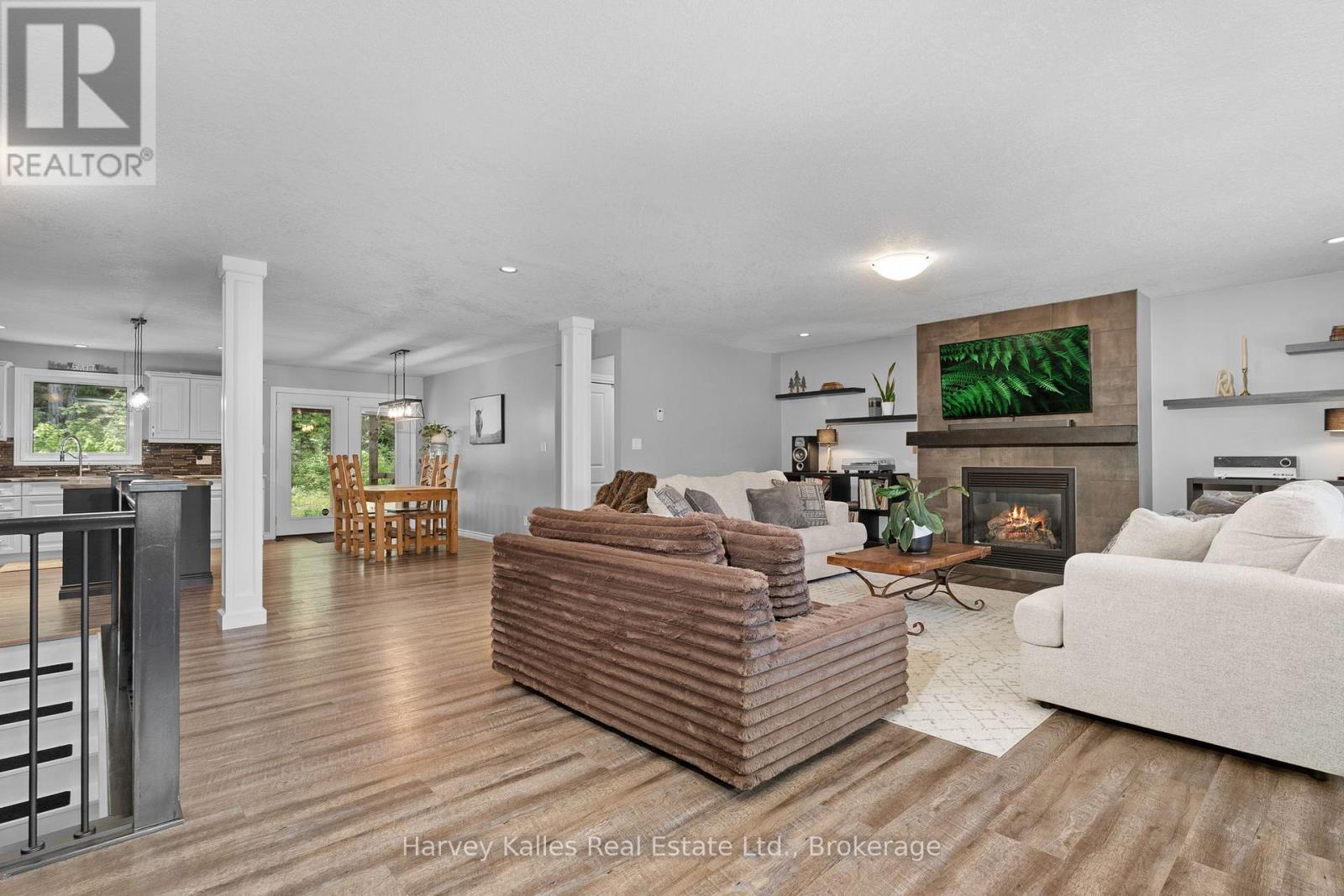 142 Allensville Road, Huntsville, Ontario  P0B 1M0 - Photo 6 - X12246261