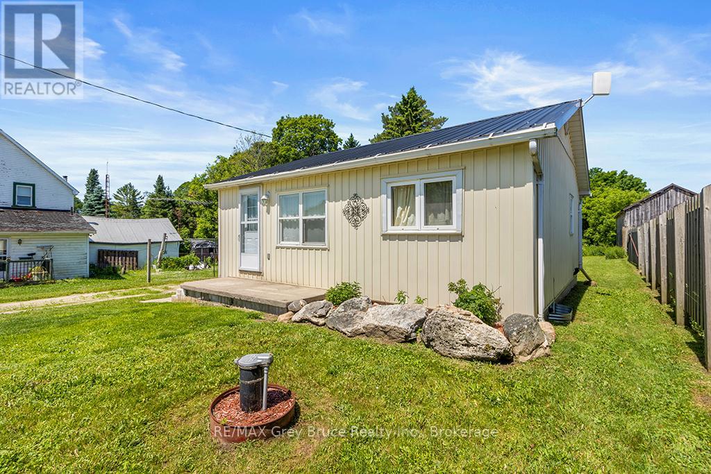 580309 60 Side Road, Chatsworth, Ontario  N0H 1C0 - Photo 1 - X12246391