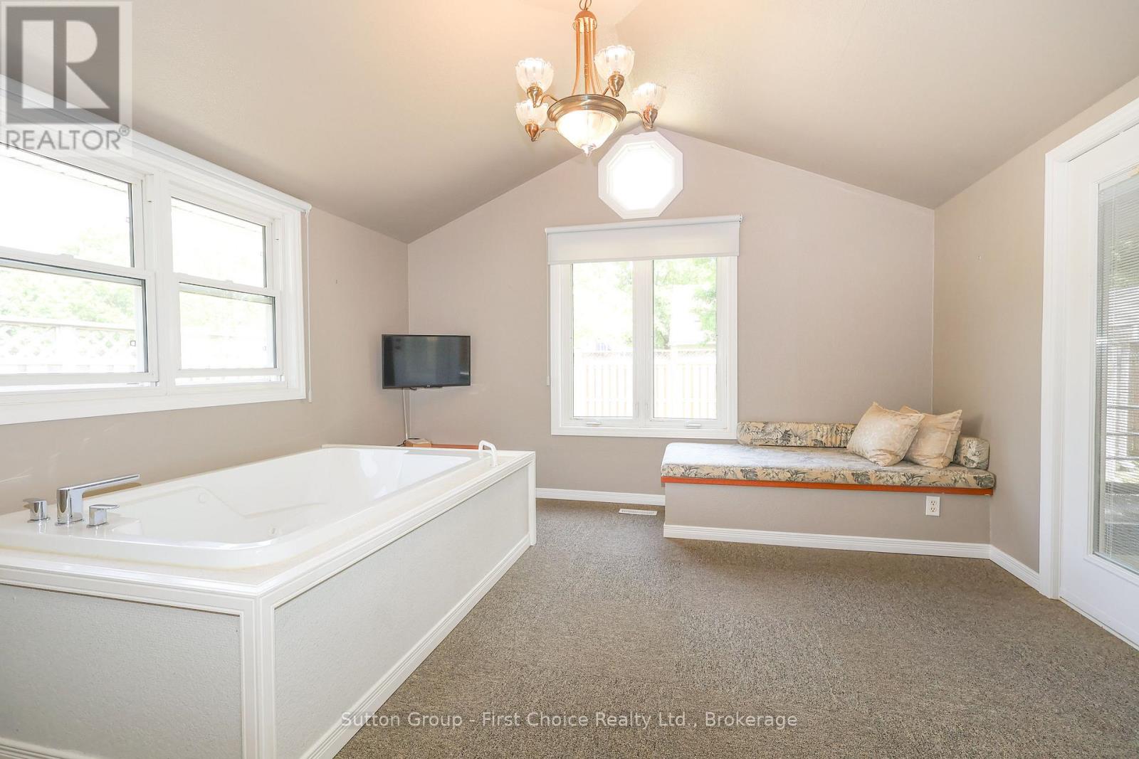 39 Portia Boulevard, Stratford, Ontario  N5A 4V6 - Photo 26 - X12246443