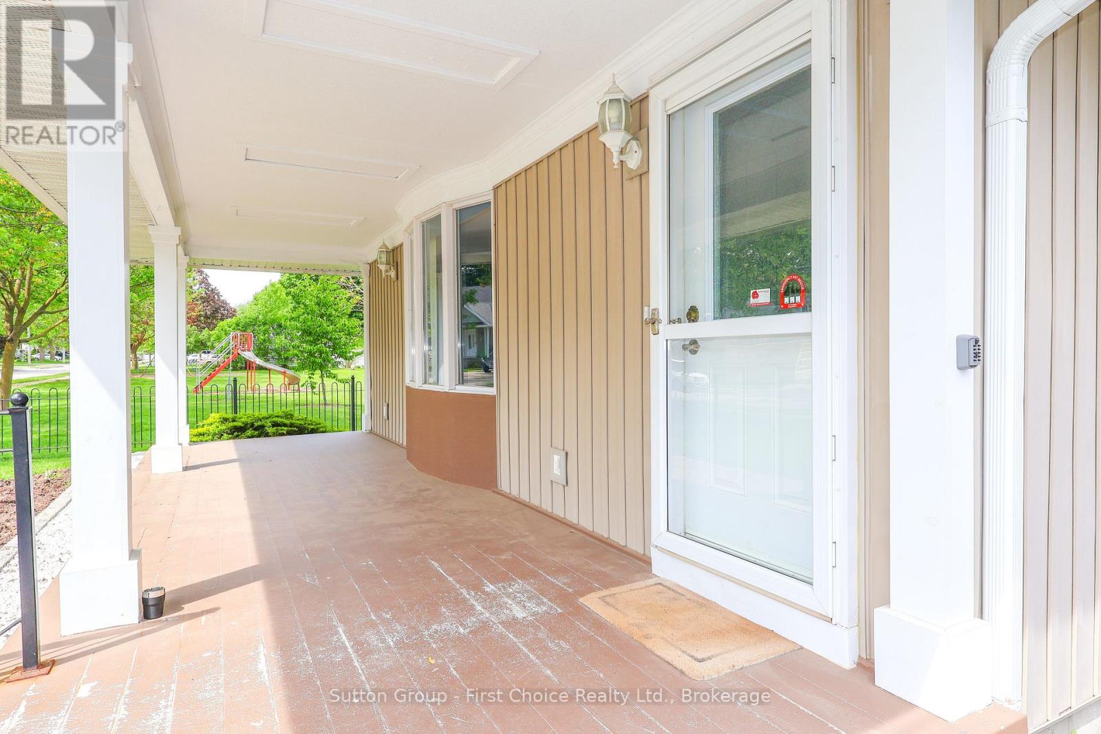 39 Portia Boulevard, Stratford, Ontario  N5A 4V6 - Photo 5 - X12246443