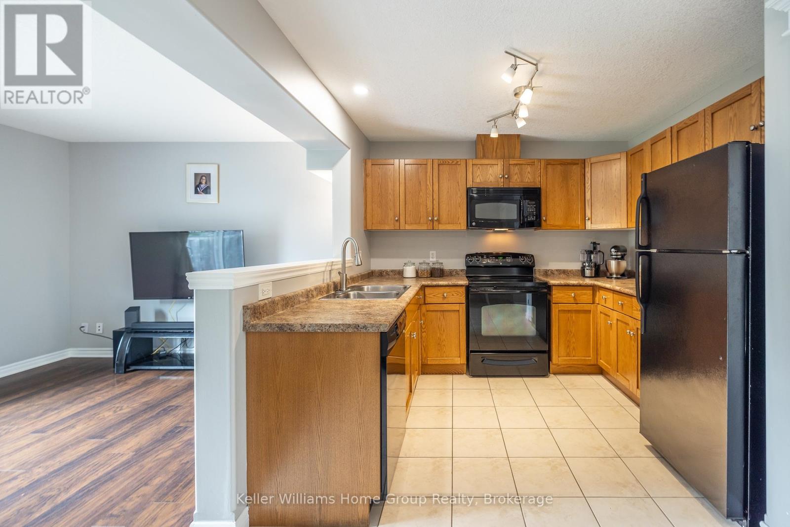49 Washburn Drive, Guelph, Ontario  N1E 0B2 - Photo 10 - X12246530