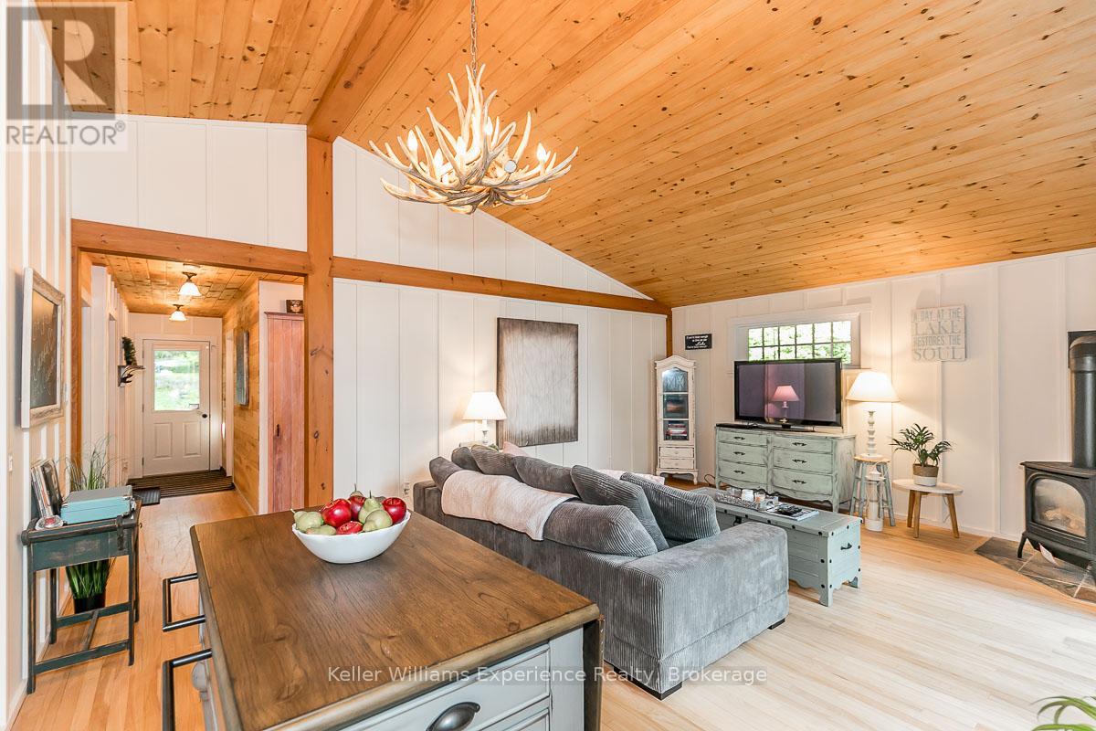 1123 Stone Gate Lane, Bracebridge, Ontario  P1L 1X1 - Photo 16 - X12246542