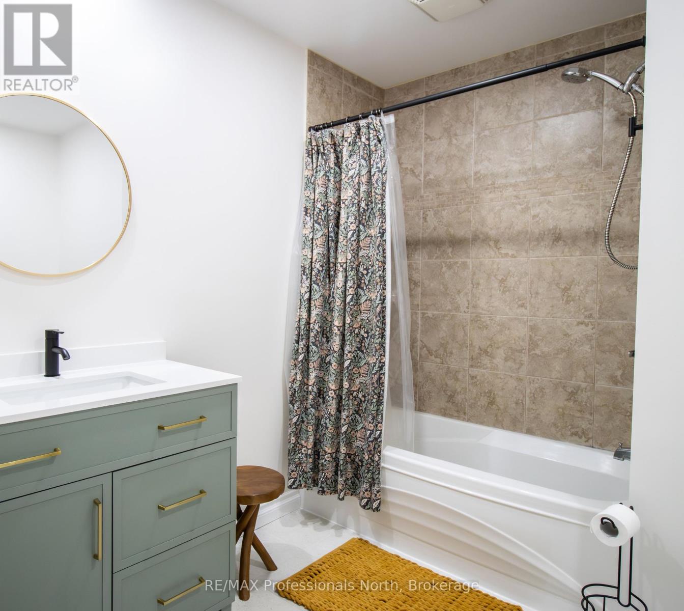 36 B Spencer Street, Bracebridge, Ontario  P1L 1E1 - Photo 14 - X12246615