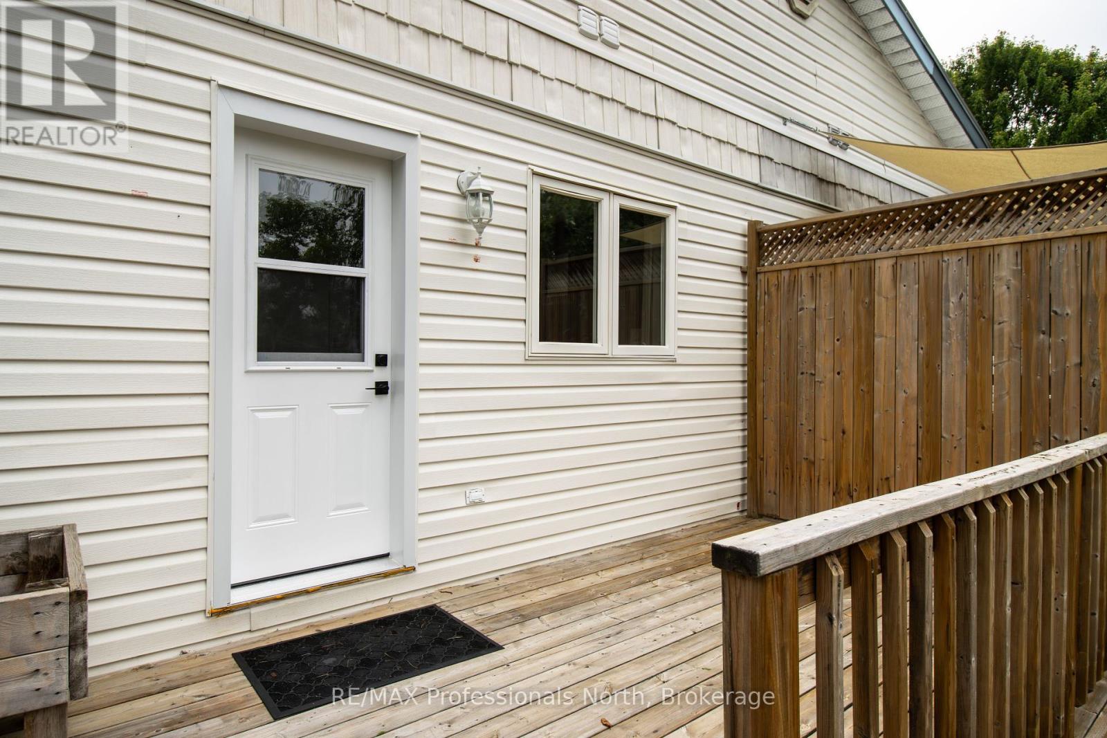 36 B Spencer Street, Bracebridge, Ontario  P1L 1E1 - Photo 23 - X12246615