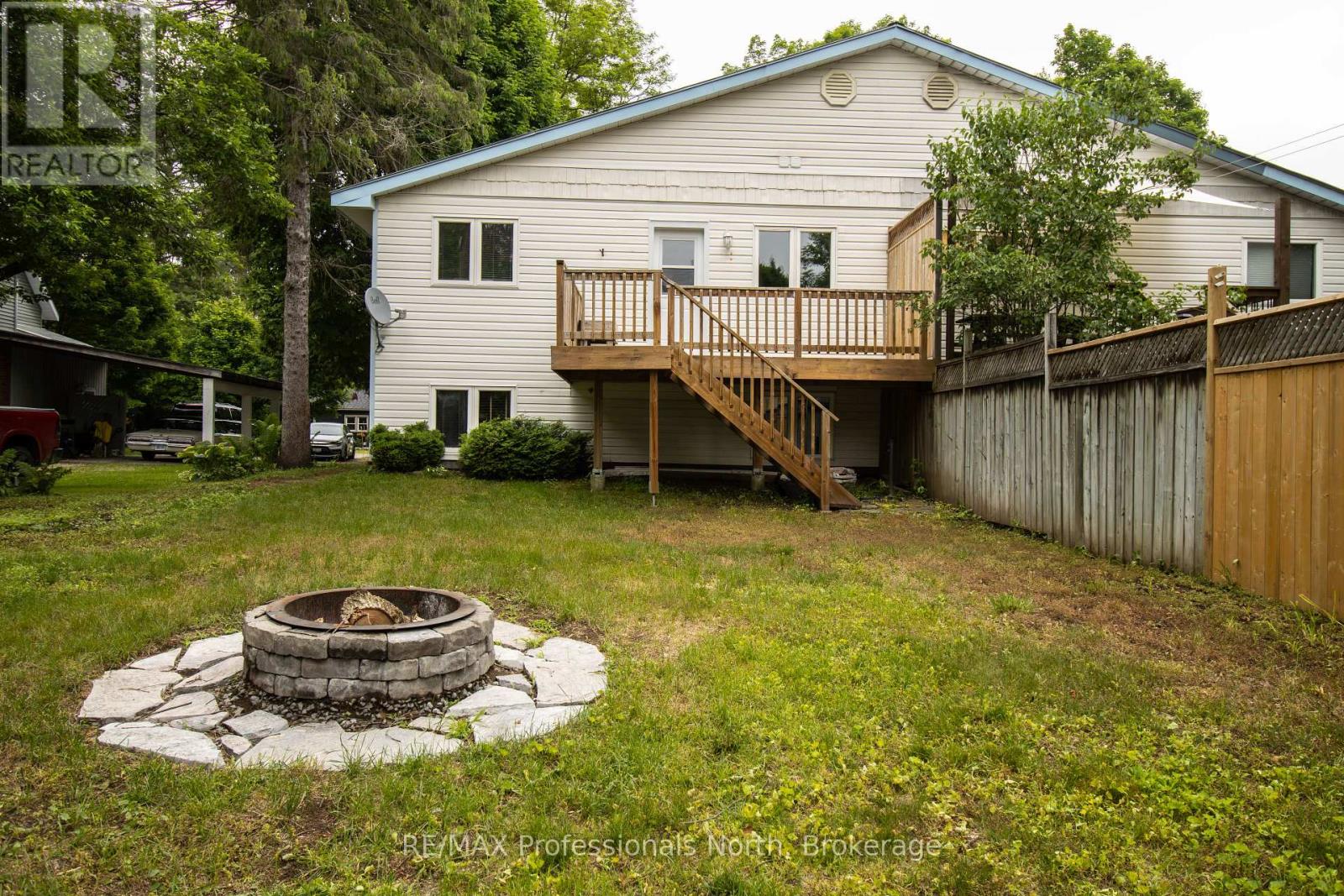 36 B Spencer Street, Bracebridge, Ontario  P1L 1E1 - Photo 24 - X12246615