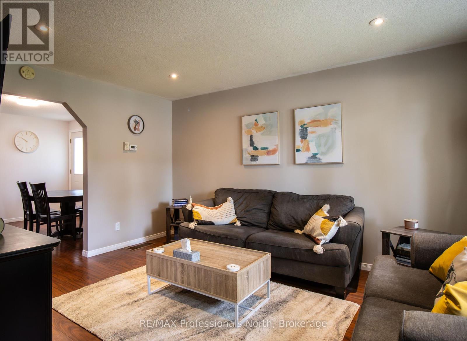 36 B Spencer Street, Bracebridge, Ontario  P1L 1E1 - Photo 4 - X12246615