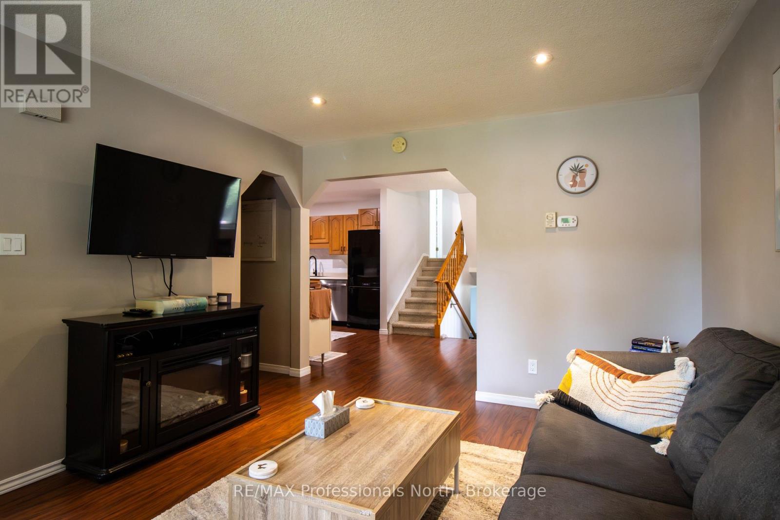 36 B Spencer Street, Bracebridge, Ontario  P1L 1E1 - Photo 6 - X12246615