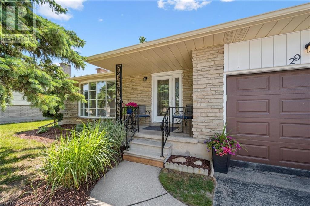 29 Strathcona Crescent, Kitchener, Ontario  N2B 2W8 - Photo 3 - 40744642