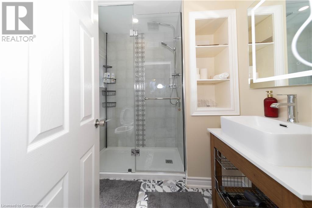 380 Glendale Avenue Unit# Lower, St. Catharines, Ontario  L2T 1C2 - Photo 8 - 40723573