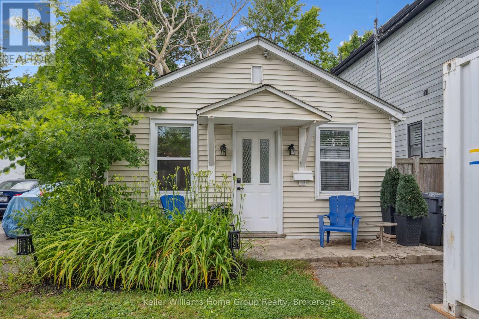 179 Angelene Street, Mississauga, Ontario  L5G 1X1 - Photo 1 - W12246808
