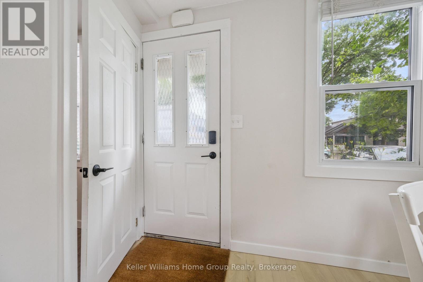 179 Angelene Street, Mississauga, Ontario  L5G 1X1 - Photo 3 - W12246808