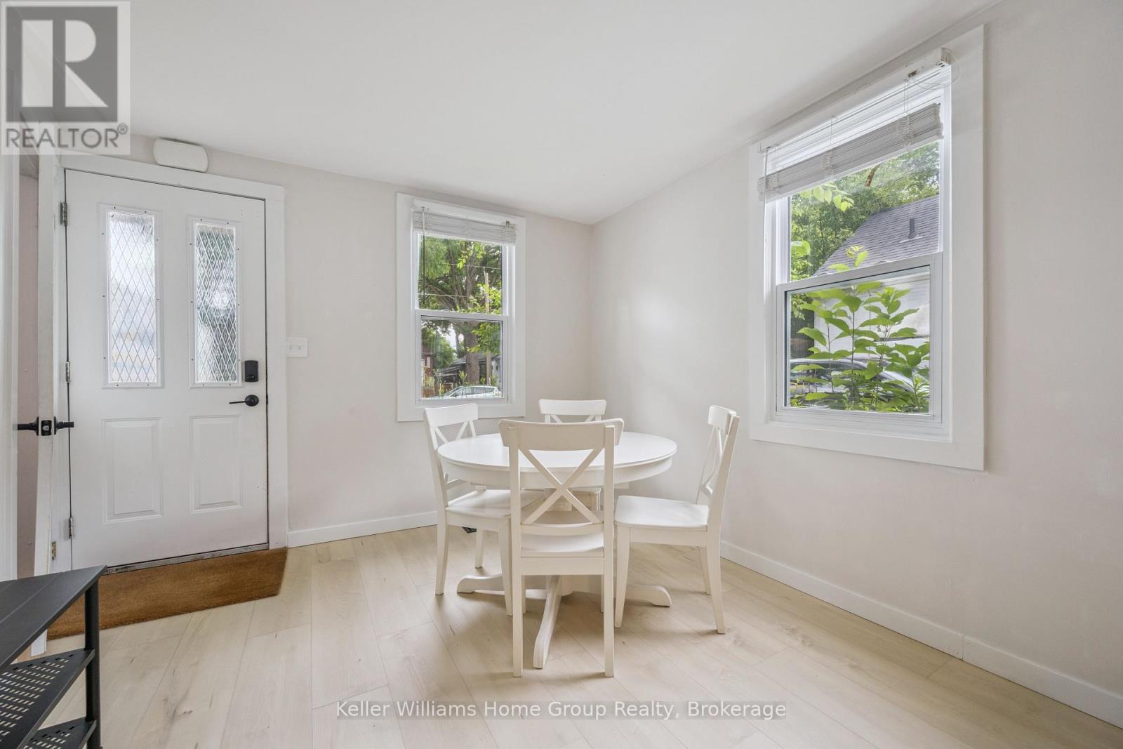 179 Angelene Street, Mississauga, Ontario  L5G 1X1 - Photo 5 - W12246808