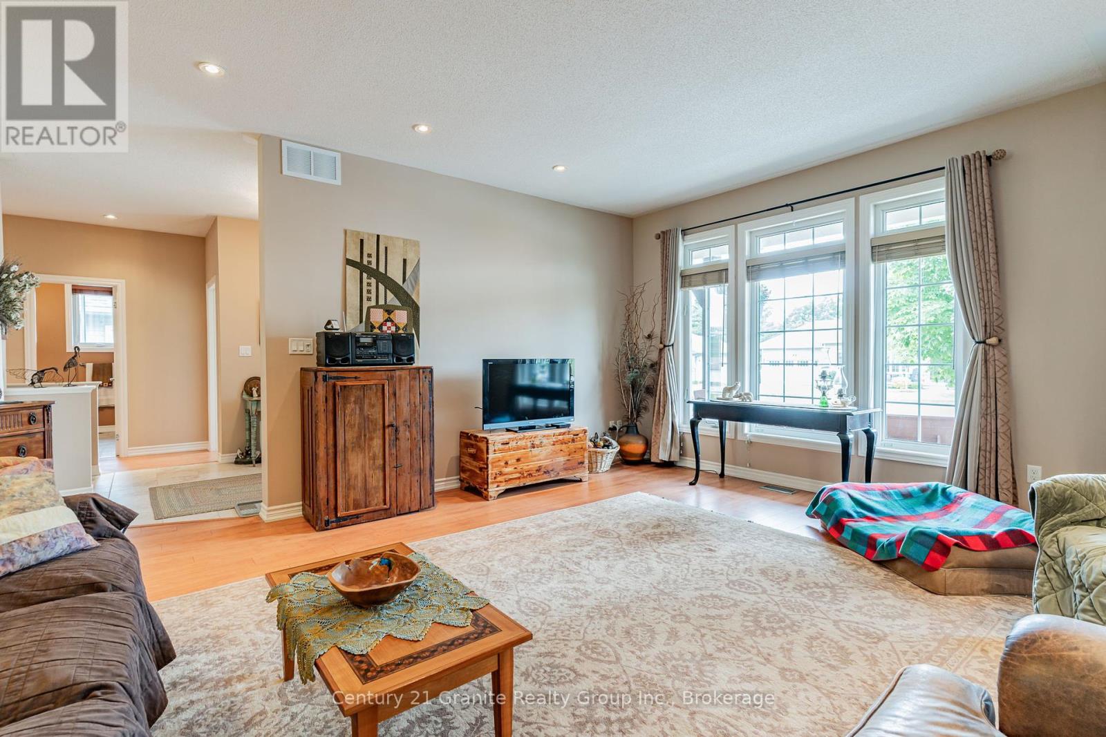 21 Windover Drive, Minden Hills, Ontario  K0M 2K0 - Photo 11 - X12246728