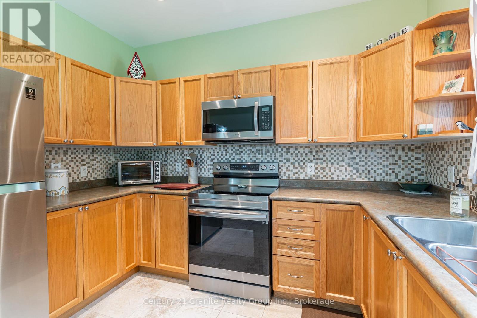 21 Windover Drive, Minden Hills, Ontario  K0M 2K0 - Photo 12 - X12246728