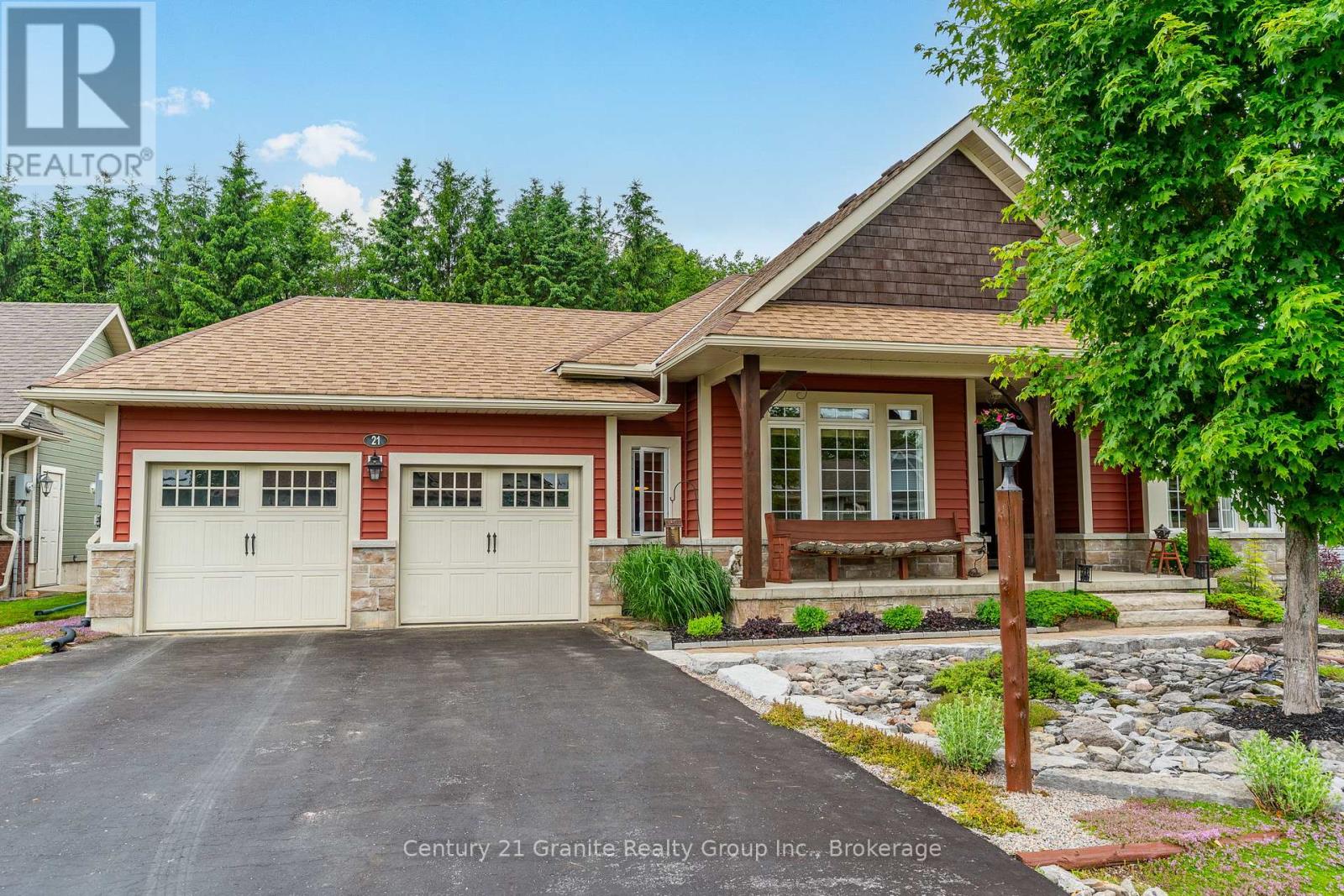 21 Windover Drive, Minden Hills, Ontario  K0M 2K0 - Photo 2 - X12246728