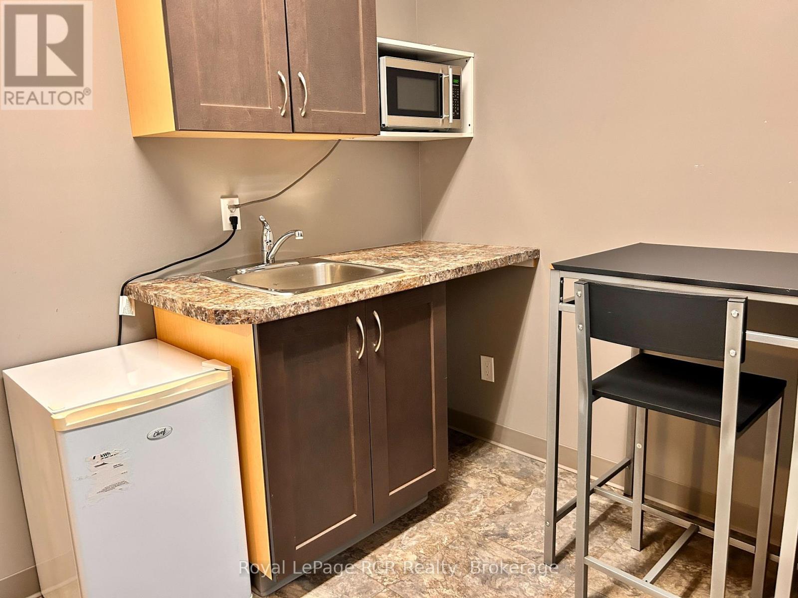 11 Durham Street E, Brockton, Ontario  N0G 2V0 - Photo 15 - X12246771