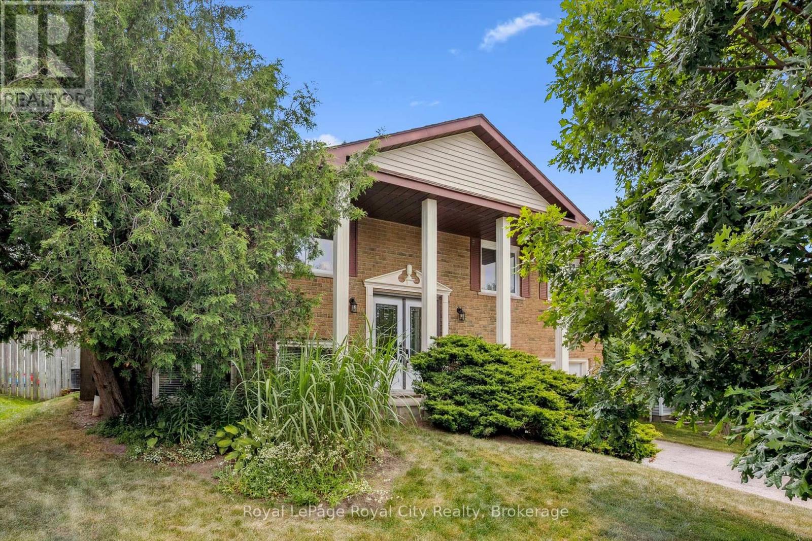 9 Dunhill Crescent, Guelph, Ontario  N1H 8A3 - Photo 2 - X12246901