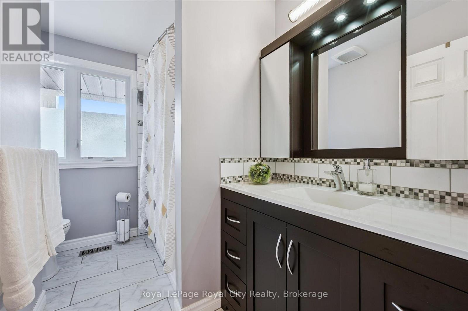 9 Dunhill Crescent, Guelph, Ontario  N1H 8A3 - Photo 23 - X12246901