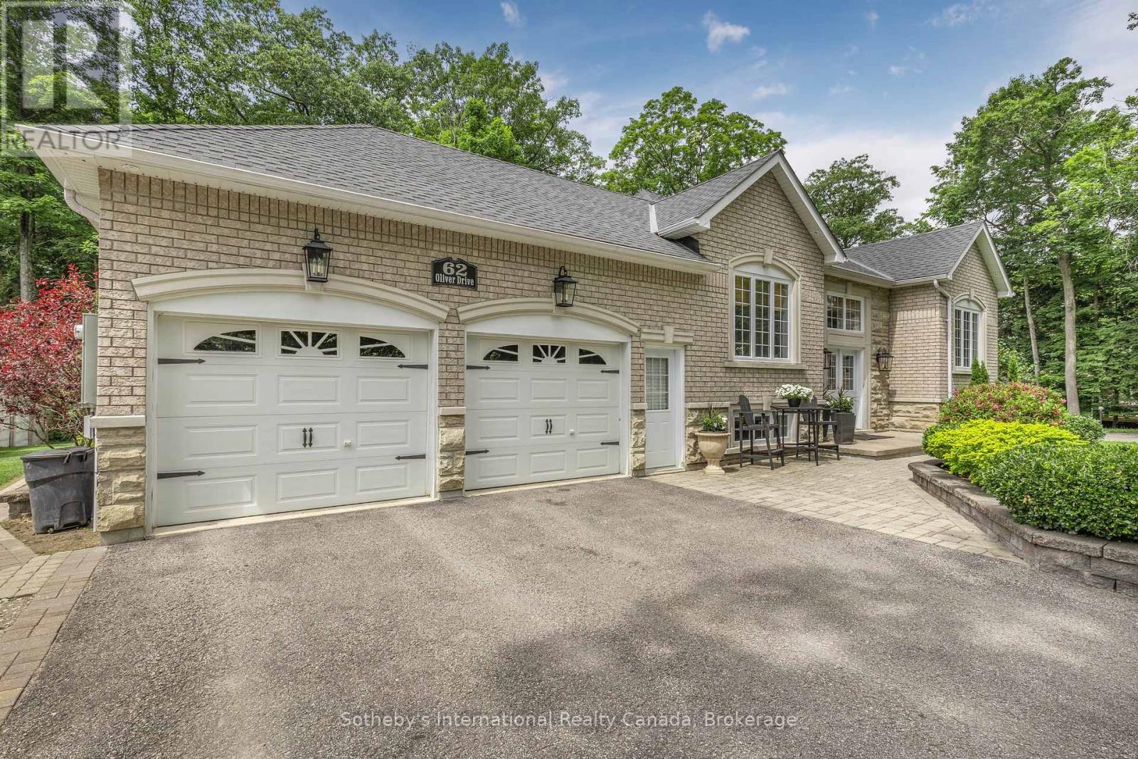 62 Oliver Drive, Tiny, Ontario  L0L 2J0 - Photo 4 - S12247363