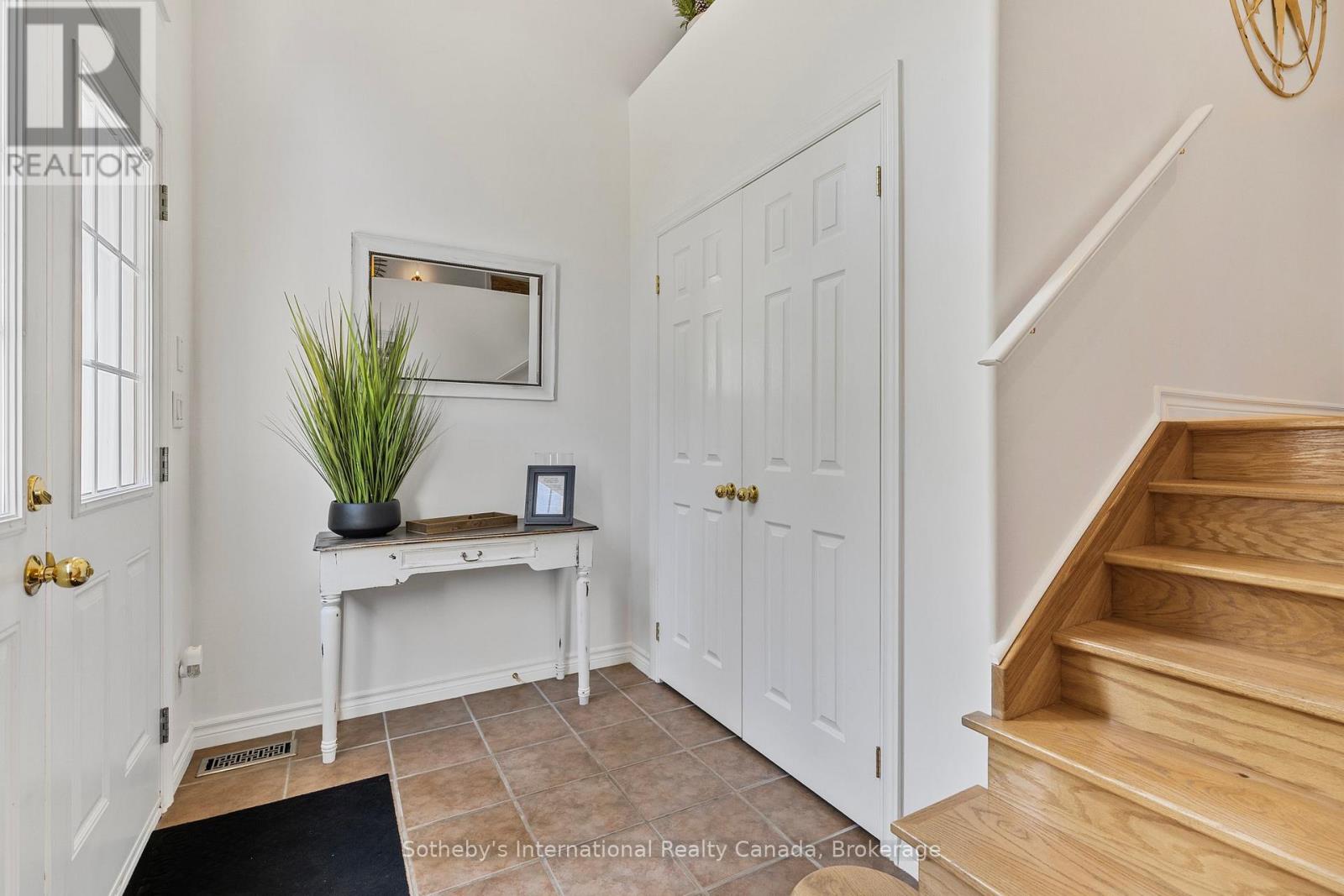 62 Oliver Drive, Tiny, Ontario  L0L 2J0 - Photo 8 - S12247363