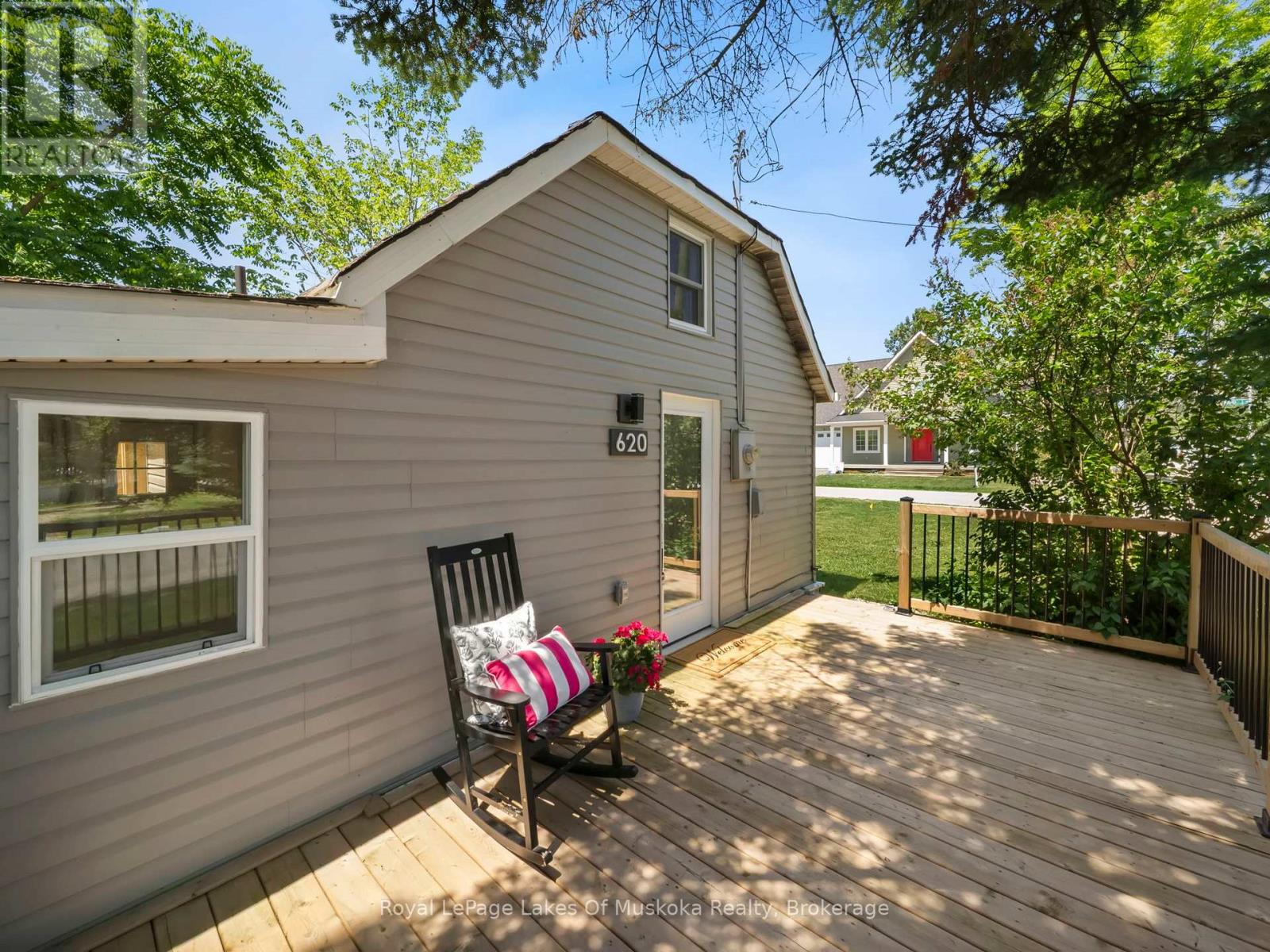 620 Second Avenue, Tay, Ontario  L0K 1R0 - Photo 3 - S12247418