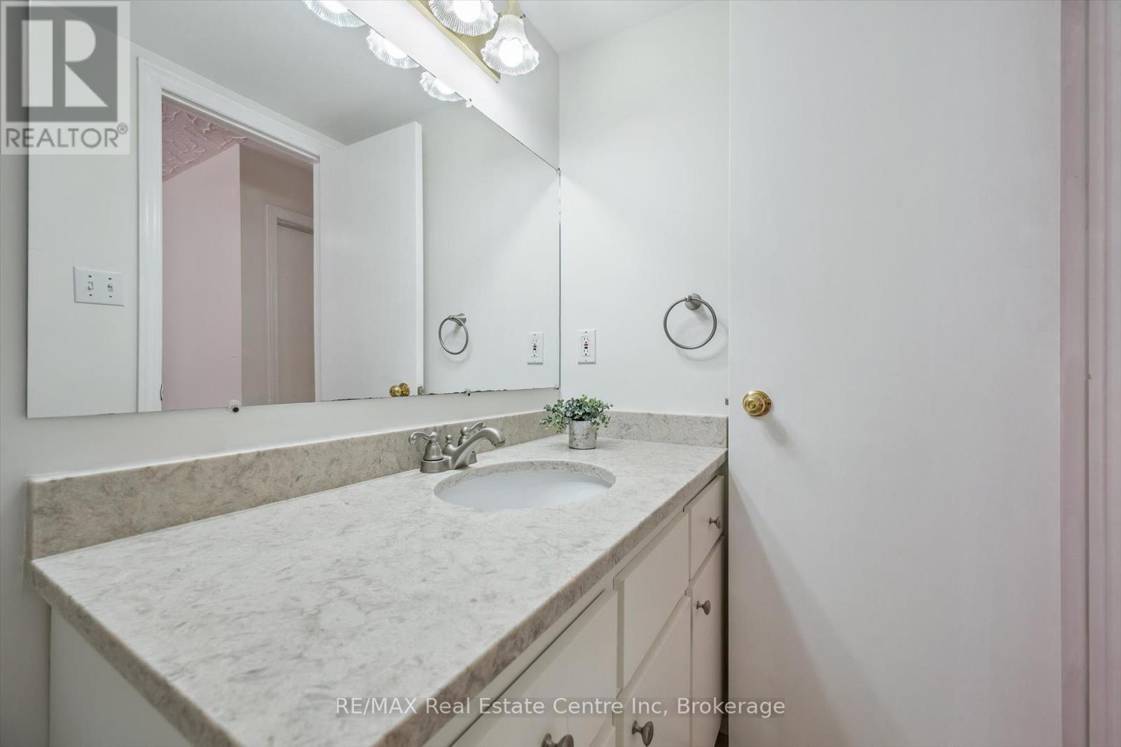 101 Harvard Road, Guelph, Ontario  N1G 2X9 - Photo 19 - X12247303