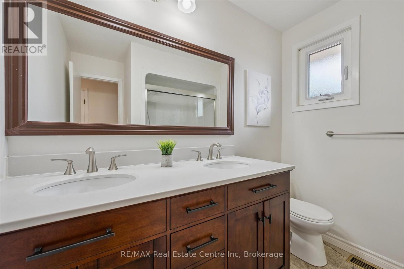 101 Harvard Road, Guelph, Ontario  N1G 2X9 - Photo 24 - X12247303