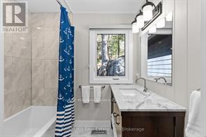 1050 Fair-Lee Park Road, Muskoka Lakes, Ontario  P0B 1G0 - Photo 16 - X12247370