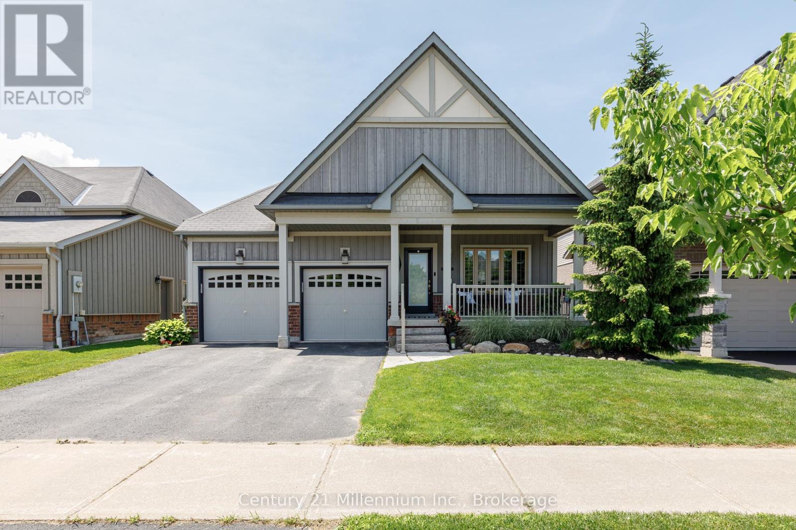 19 Hughes Street, Collingwood, Ontario  L9Y 0W7 - Photo 1 - S12247629