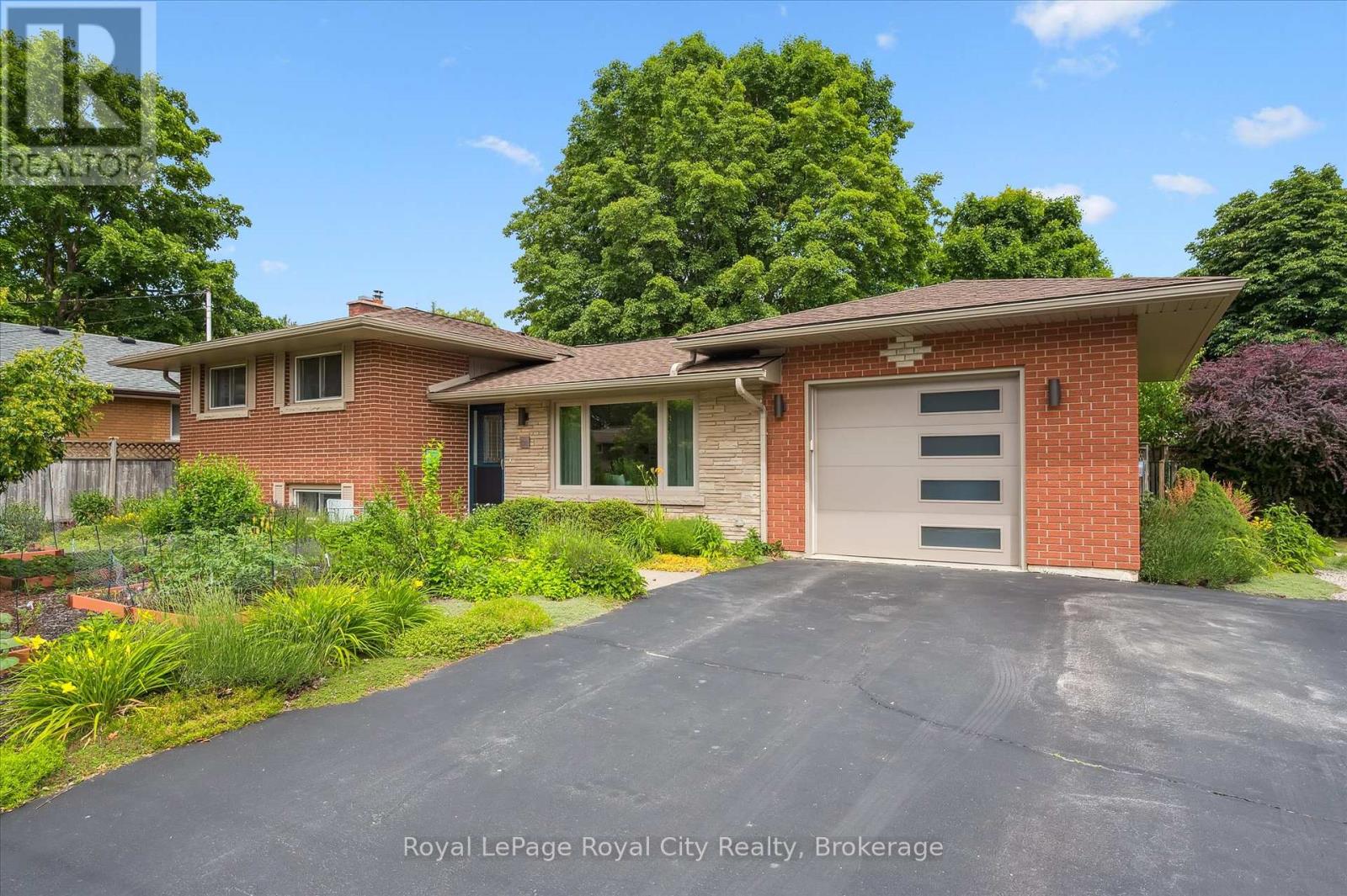 1 BALMORAL DRIVE, Guelph, Ontario