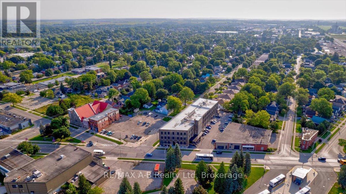 112 - 245 Downie Street, Stratford, Ontario  N5A 1X2 - Photo 15 - X12247593