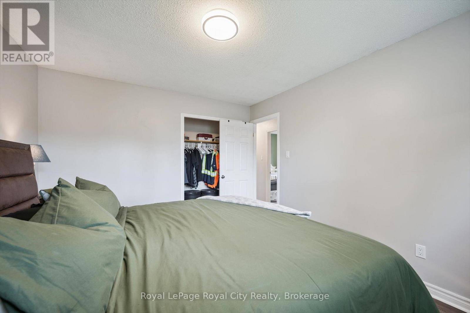 187 The Country Way, Kitchener, Ontario  N2E 2T5 - Photo 17 - X12247652