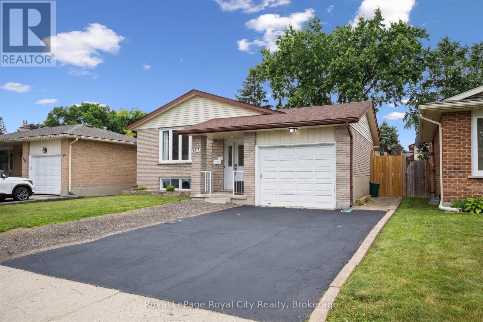 187 The Country Way, Kitchener, Ontario  N2E 2T5 - Photo 2 - X12247652