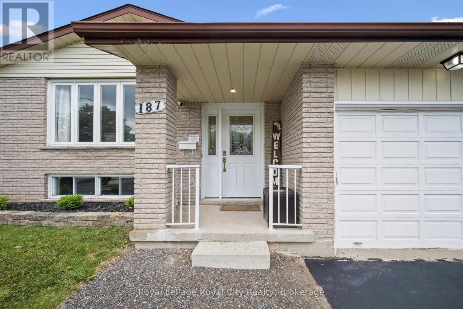 187 The Country Way, Kitchener, Ontario  N2E 2T5 - Photo 4 - X12247652