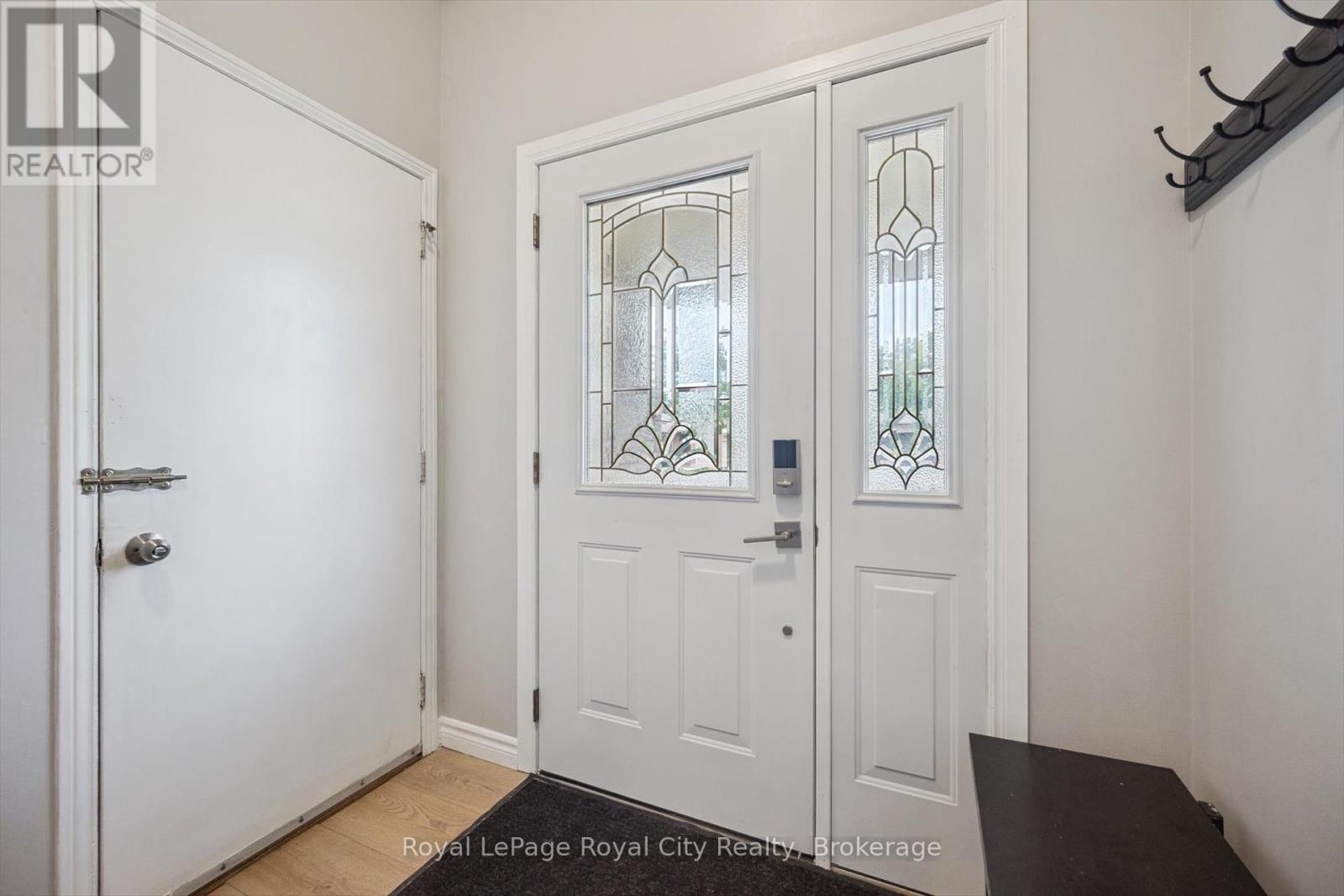 187 The Country Way, Kitchener, Ontario  N2E 2T5 - Photo 5 - X12247652